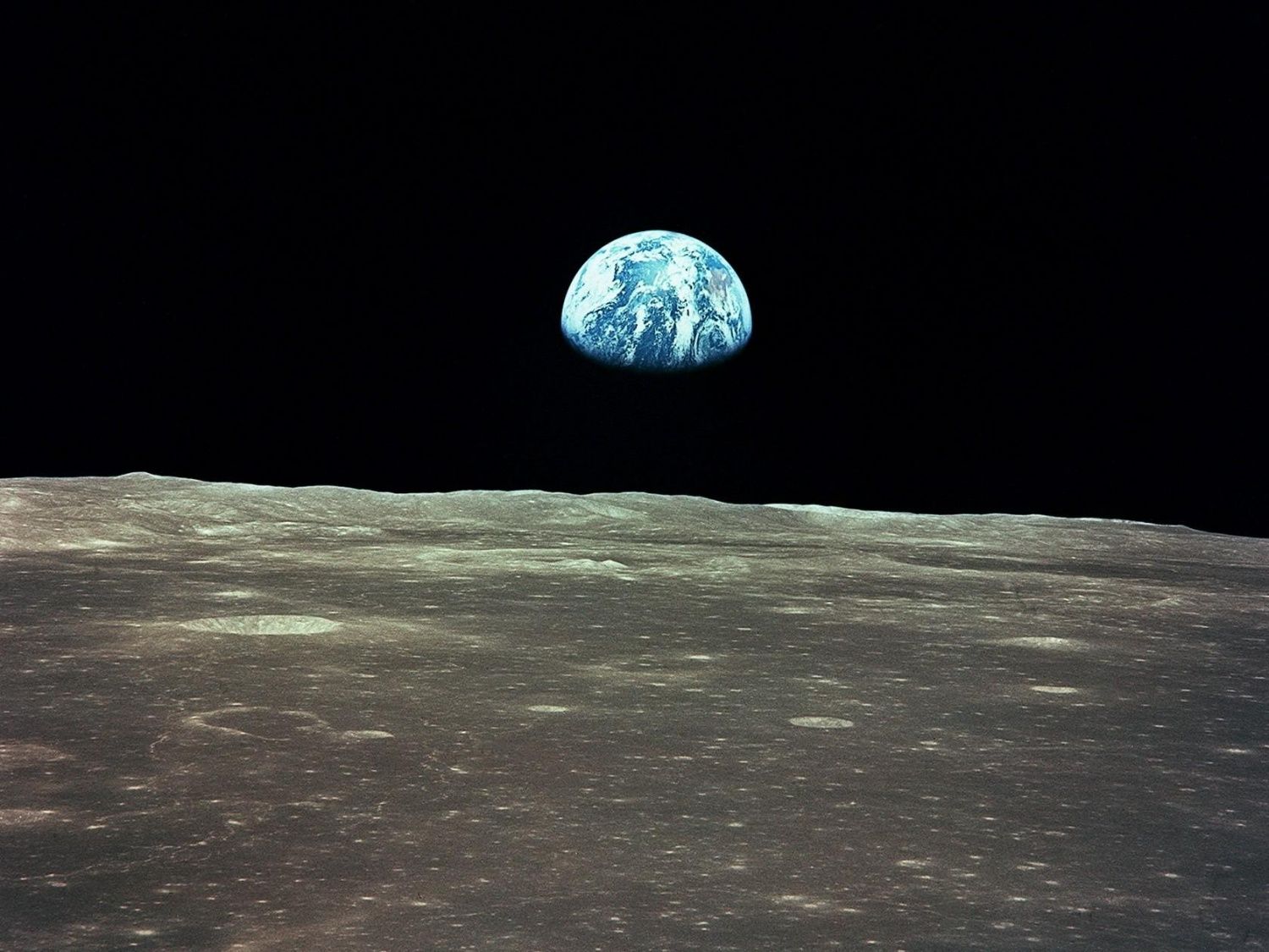 Вид земли с поверхности Луны